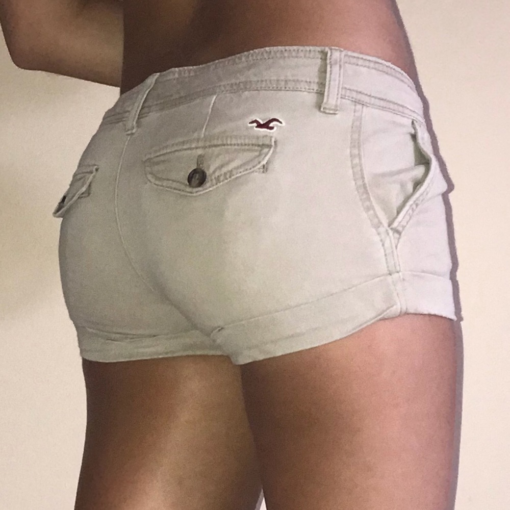 Hollister khaki shorts